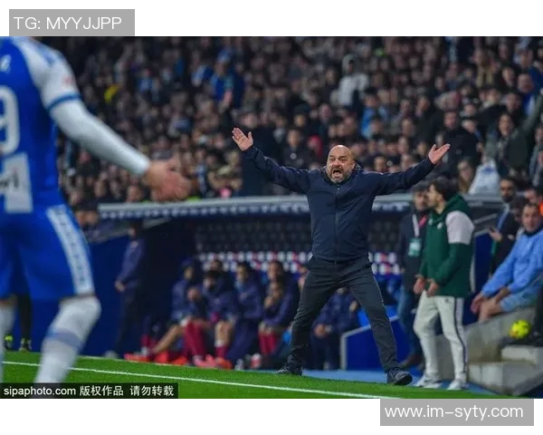 弗里克期待坎塞洛加盟球队冬季转会窗口无人提出离队请求 弗里克期待坎塞洛加盟球队冬季转会窗口无人提出离队请求